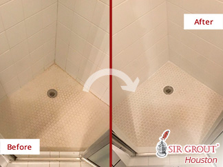 Before and after Picture of These Bathrooms after a Grout Cleaning Job in Houston